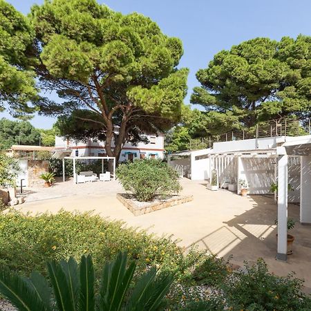 Angolo Mare Apartment&Rooms Porto Pino Esterno foto